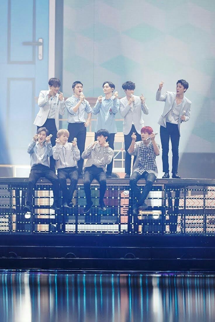 ImFoive20's tweet photo. Terima Kasih Aerii,, kalian semua hebat. Tidak sia-sia aku berjuang bersama-sama dengan kalian. Fighting EXOL... jangan pernah menyerah, dan mari kita bersama-sama untuk selamanya🤍 WE ARE ONE EXO-EXOL SARANGHAJA!!!
@weareoneEXO
#ThanksEXOLfanbase https://t.co/Kg9bnqaVyZ