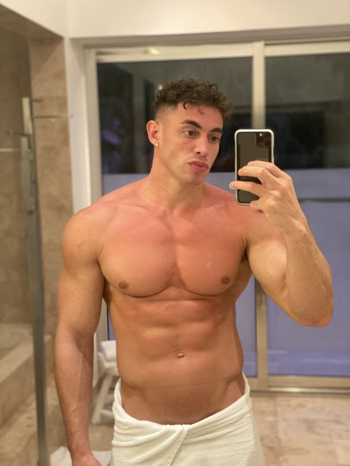 Daddy missed y&rsquo;all.😏 https://t.co/GpqEHXVeA3<a href="/tag/onlyfans"class="tags"><span>#onlyfans</span></a>