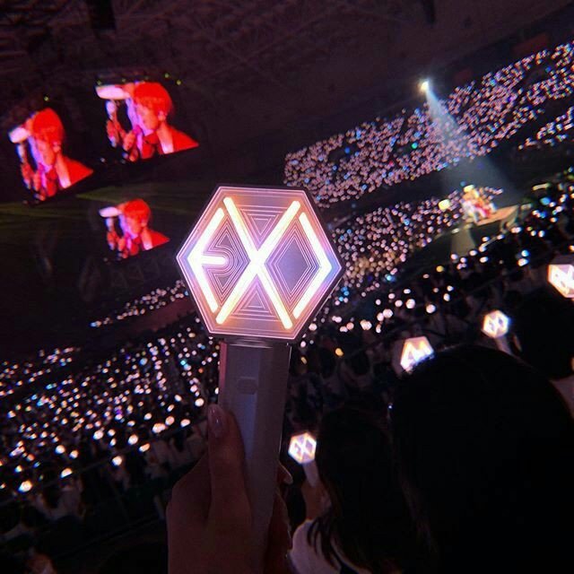 EXOLONLYOT9's tweet photo. AERIII KALIAN HEBAT, KALIAN BENAR2 LUAR BIASA KITA FANDOM YG KUAT THANK U SO MUCH❤ GWENCHANNA EXO AKAN SELALU BANGGA DAN SAYANG SAMA KITA HWAITING ❤
#ThanksEXOLfanbase
#ThanksEXOLfanbase
@weareoneEXO https://t.co/8KPxRskE9T