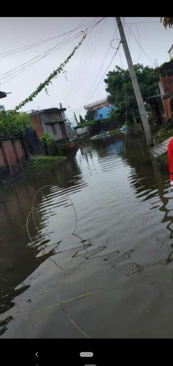Agr1698's tweet photo. @puvvnl1912 @ANI @ndtv @timesofindia @TheLallantop @Dm_Gorakhpur @CMOfficeUP @UPPCLLKO @EMofficeUP @PMOIndia @RahulGandhi @yadavakhilesh @ravishndtv No action has been taken by electricity department and yesterday evening one person died because of electric wire fall down in water @CMOfficeUP @Dm_Gorakhpur @myogiadityanath @UPPCLLKO @1912PVVNL https://t.co/ZQ3srduBpK