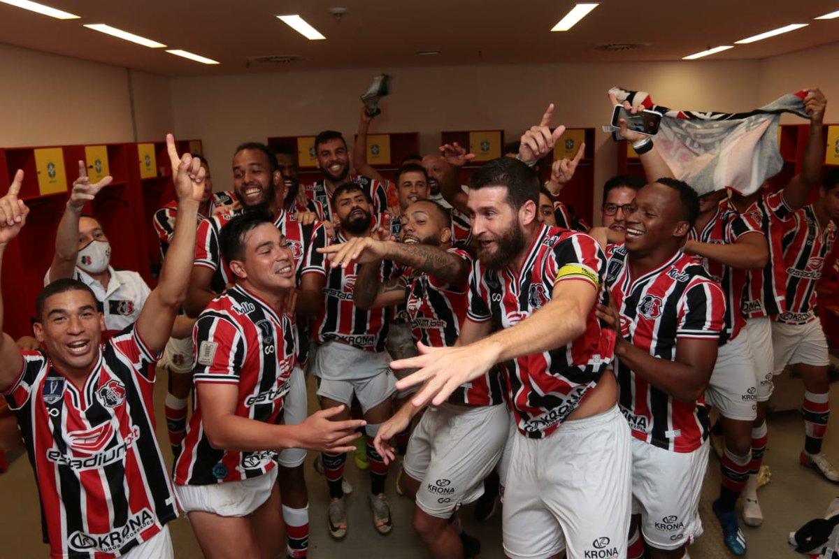 Câmera ligada / câmera desligada 

👊🏻⚫⚪🔴

📸 - <a href="/rafaelmelofoto/">Rafael Melo</a> / Santa Cruz