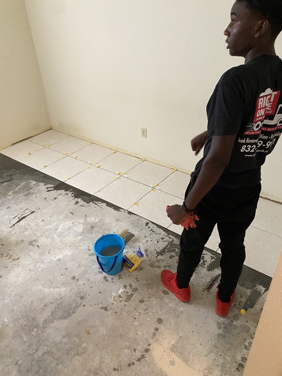 RightJunk's tweet photo. Tile job came out beautiful. https://t.co/wN0jzriOKR
