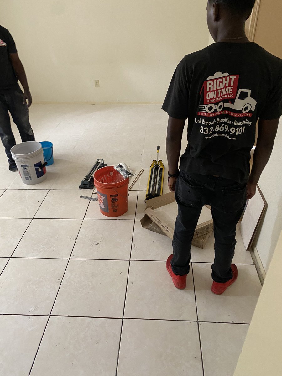 RightJunk's tweet photo. Tile job came out beautiful. https://t.co/wN0jzriOKR
