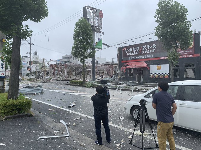 驚愕 温野菜爆発 隣に いきなりステーキ が出現 ペッパーランチの看板が爆風で飛び散る ほんとにいきなり出てきた まとめダネ 驚愕 温野菜爆発 隣に いきなりステーキ が出現 ペッパーランチの看板が爆風で飛び散る ほんとにいきなり出てきた まとめダネ