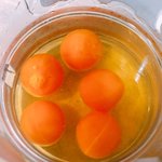アイスの実をレモンティーに入れた結果？見た目が生卵ドリンクになる!