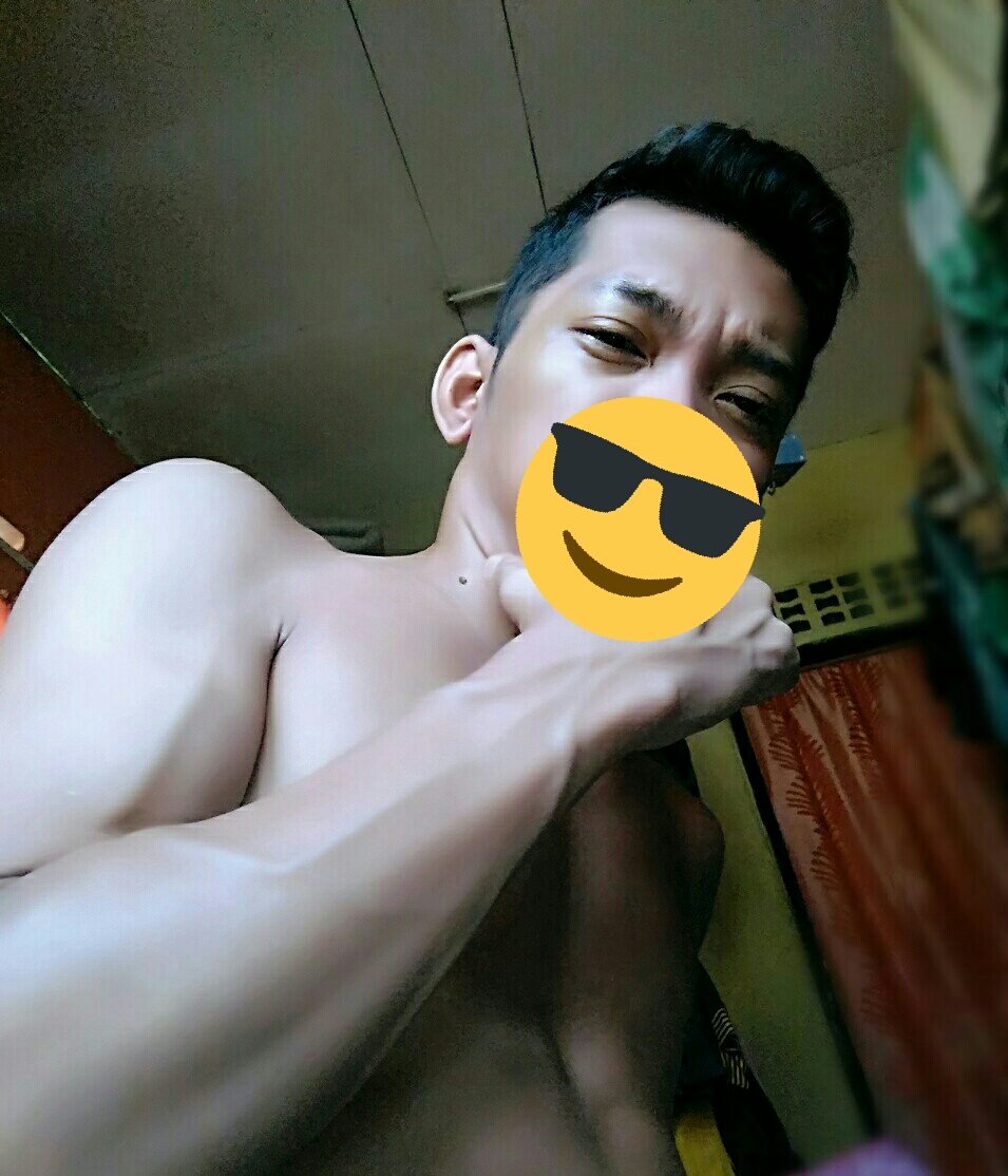 QiwekN's tweet photo. Sudi tak awak berboyfriendkan saya yang bieshe2 nie??.. Klu sudi slide to DM. hihihi.. 😁 https://t.co/Y620tIa5CJ