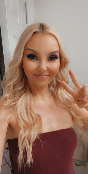 1 pic. Come slide into my DM‘s on my OF! I’m online right now! https://t.co/SwIf5bTDo3 ❤️✨ https://t