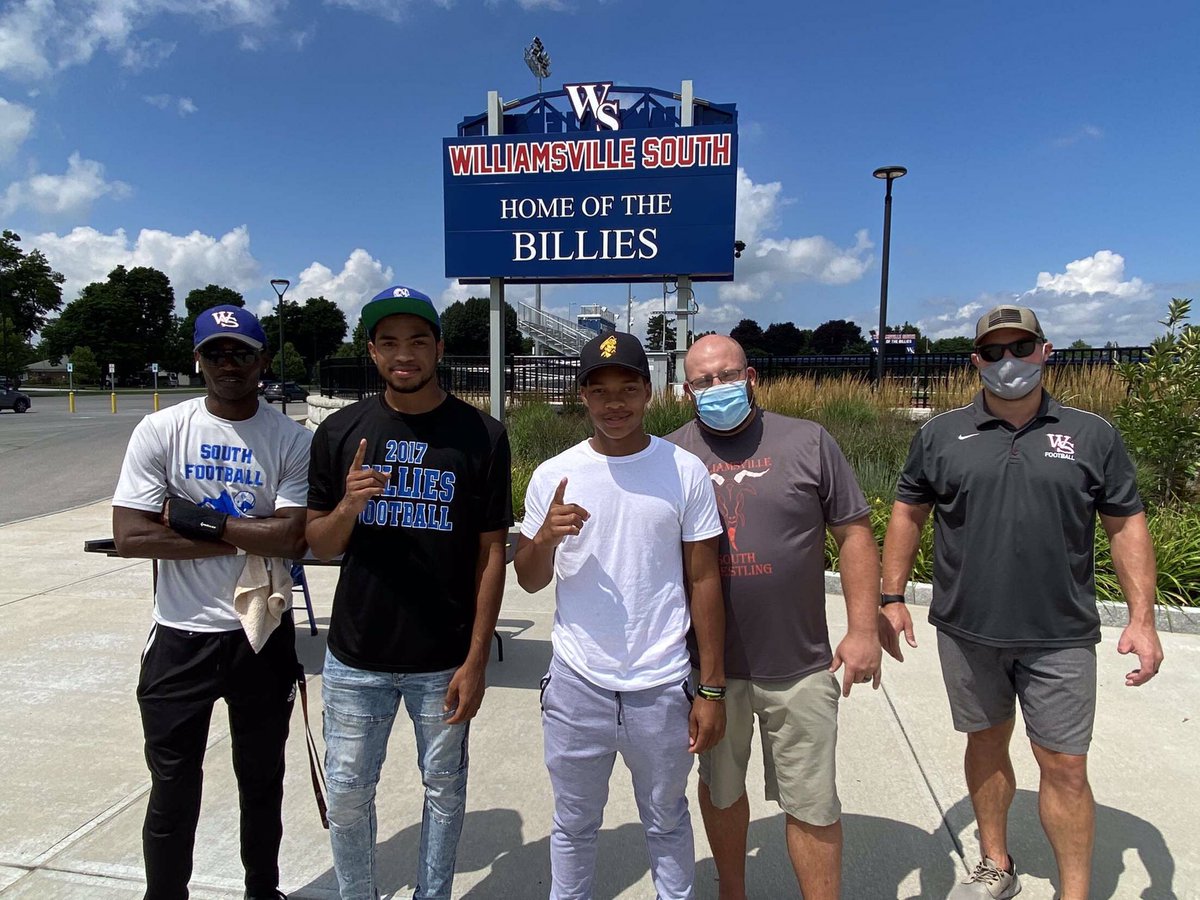 Awesome story on me and zay signing day @jennacallari  thank you <a href="/GalarzaXzavion/">Xzavion Galarza</a>