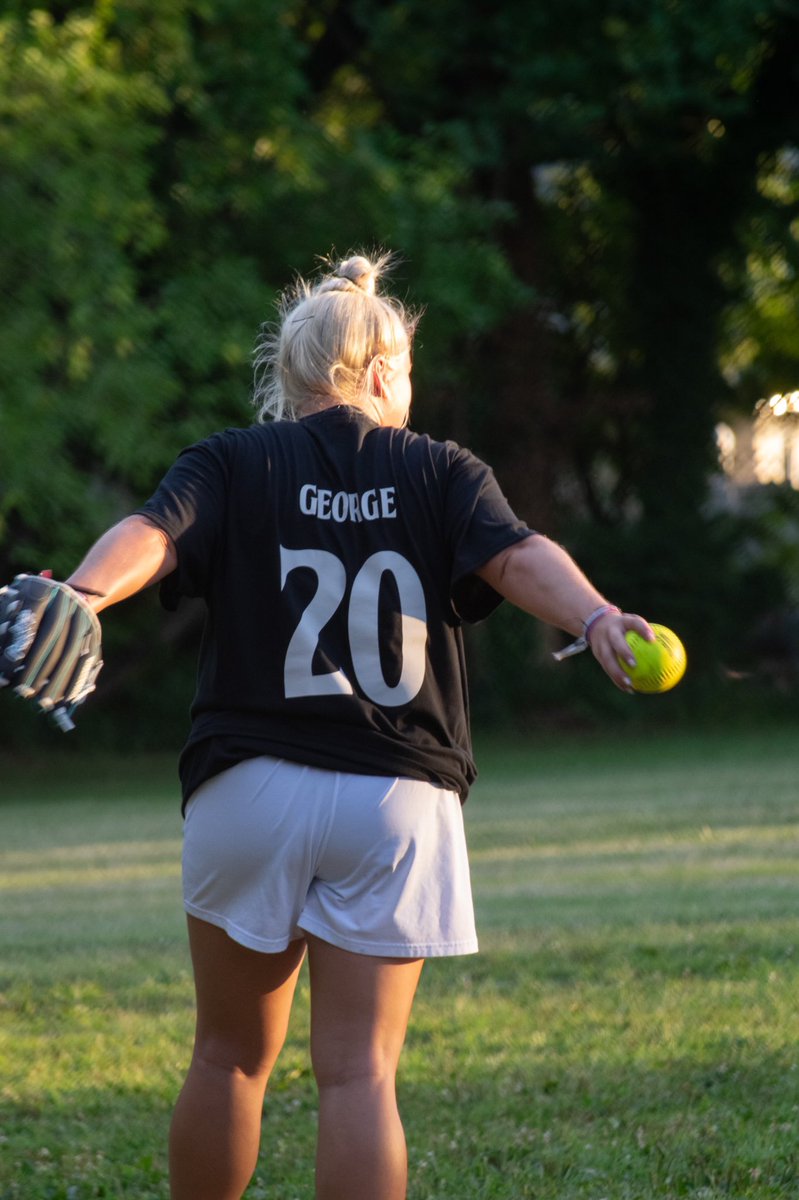 Desi George tweet media