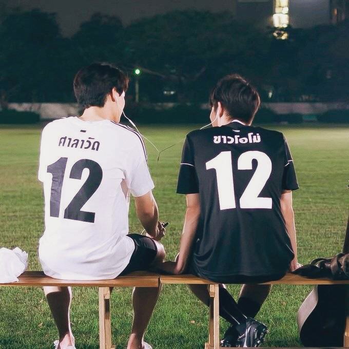 Yuri ย ร 2gether豆知識 Sarawatとtineのサッカーユニフォームの背番号12はexoの初期メンバーの人数 Jittirain先生はexo Lって聞いたことあるし 作中にもk Popや韓国ドラマの例えが出てきます 太陽の末裔など 原作2巻 2getherについての Yuri ย ร 2gether豆知識 Sarawatとtineのサッカーユニフォームの背番号12はexoの初期メンバーの人数 Jittirain先生はexo Lって聞いたことあるし 作中にもk Popや韓国ドラマの例えが出てきます 太陽の末裔など 原作2巻 2getherについての