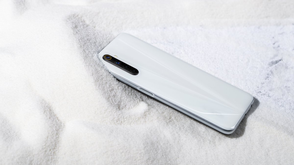 MadhavSheth1's tweet image. Carrying forward the legacy of #realme6series, our best mid-ranger under 15K has created new benchmarks in user experience with its #PowerfulPerformanceProDisplay &amp;amp; Flash Charge support.

Guys, #realme6i goes on 1st sale tomorrow at 12PM.