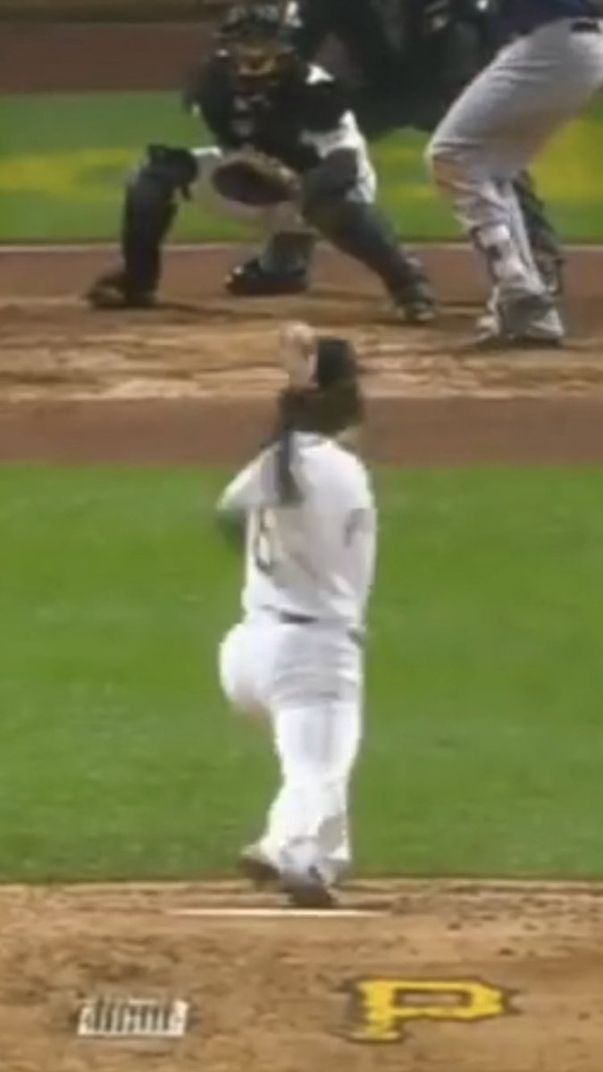 As you can see below, the finish has a telling story to it. I once saw someone arguing with my guy  @LantzWheeler saying what happens after ball release doesn’t matter. I would have a hard time listening to anything that person said after hearing that. The finish tells us an