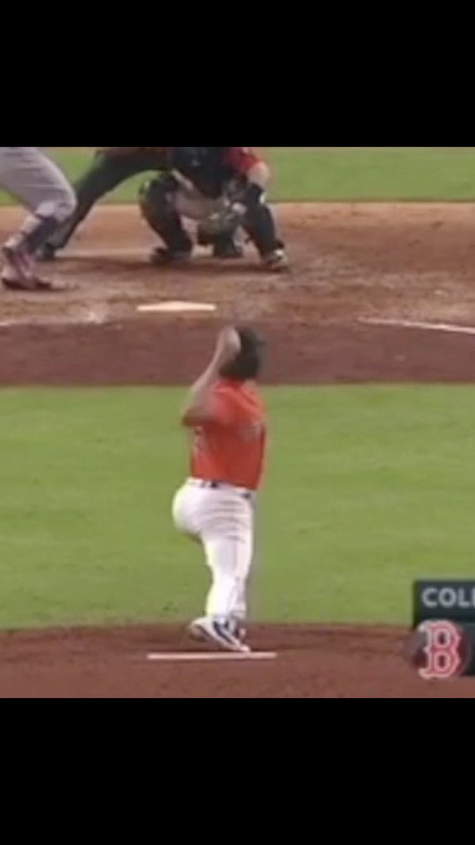 Here he’s landing in a really strong position to throw his punch. You’ll notice how closed his body is (how much it’s facing 3rd). He’s striding slightly closed & landing slight closed w/front foot aligned against body 4 the good joint centration I mentioned earlier. It gives him