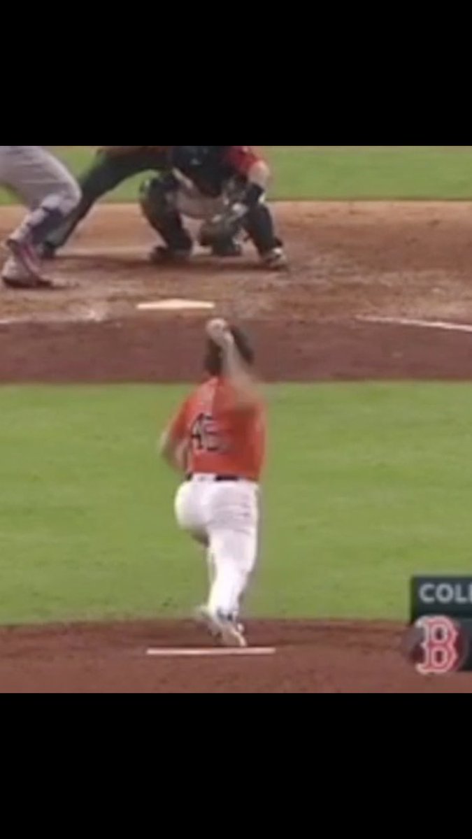 Here he’s landing in a really strong position to throw his punch. You’ll notice how closed his body is (how much it’s facing 3rd). He’s striding slightly closed & landing slight closed w/front foot aligned against body 4 the good joint centration I mentioned earlier. It gives him