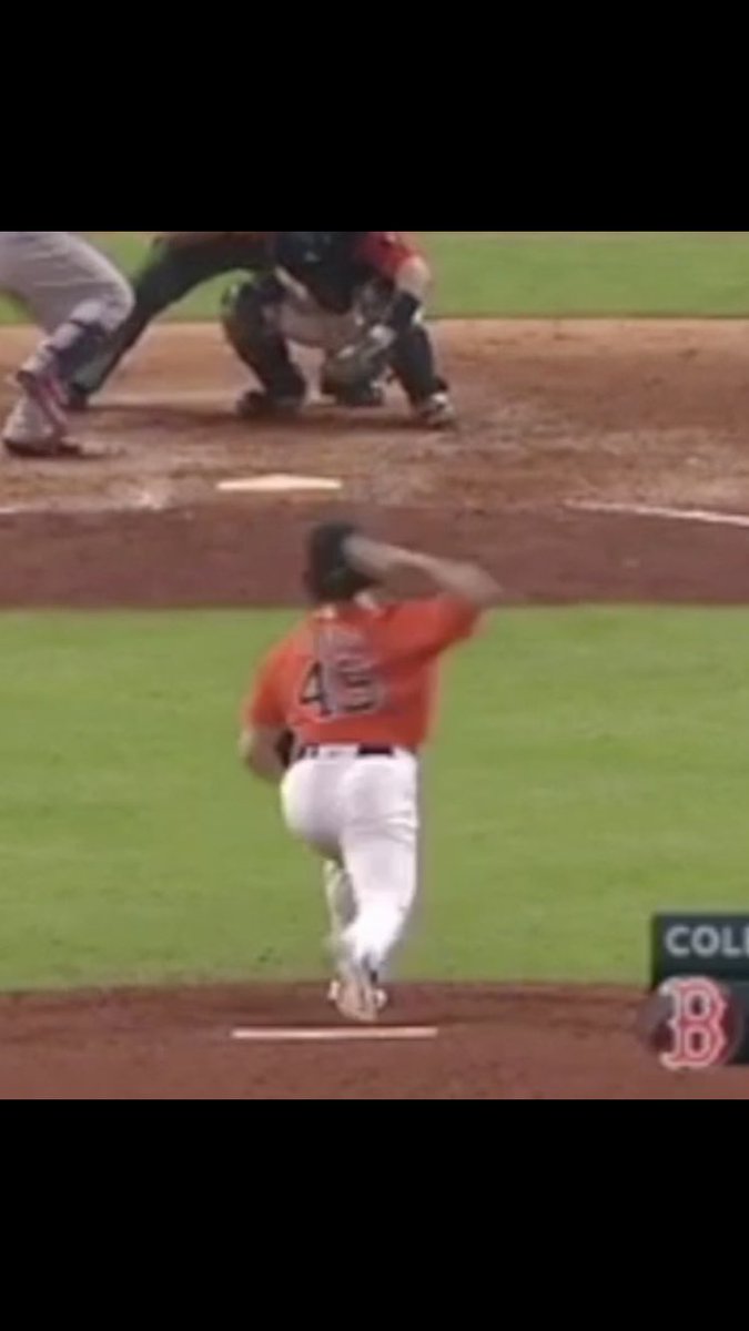 Here he’s landing in a really strong position to throw his punch. You’ll notice how closed his body is (how much it’s facing 3rd). He’s striding slightly closed & landing slight closed w/front foot aligned against body 4 the good joint centration I mentioned earlier. It gives him