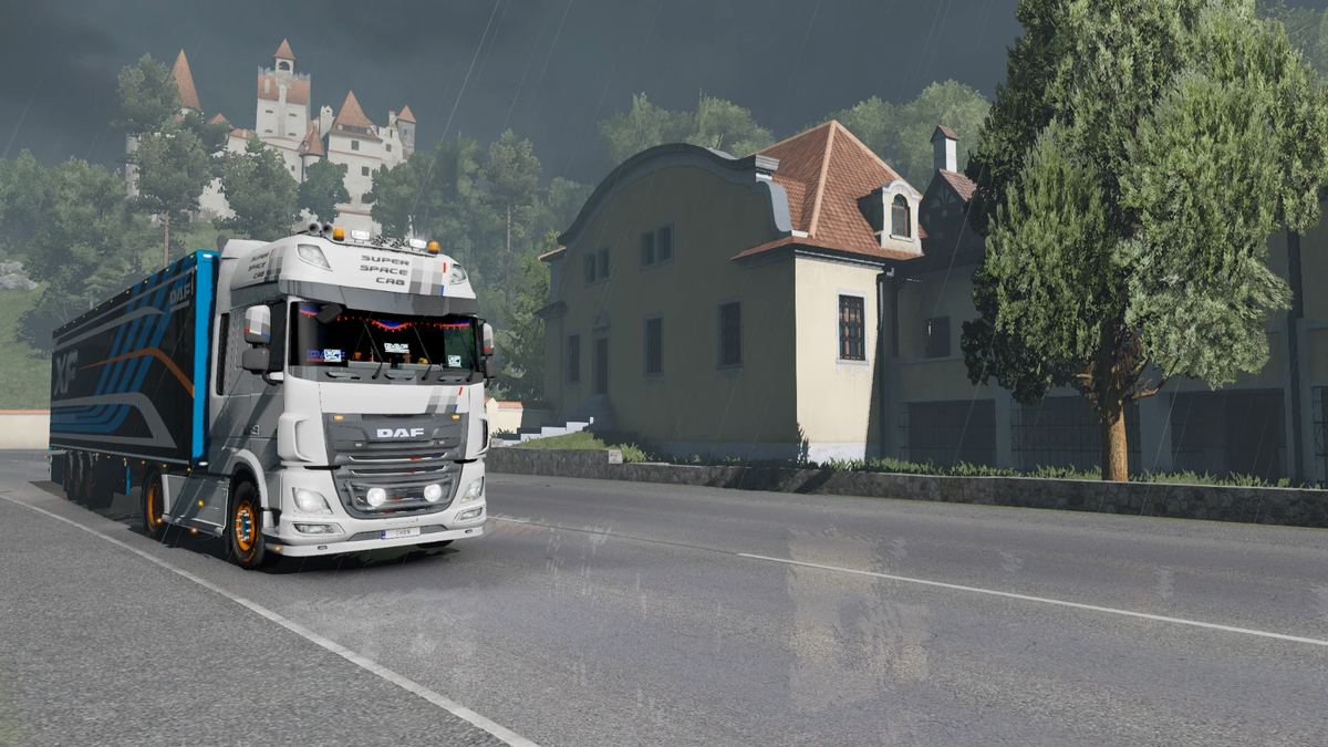 carlos_chbn's tweet image. @SCSsoftware @DAFTrucksNV #DAFUnityEdition 
DAF trucks screenshot contest.

Fog, rain and lightnings over the Bran Castle "Castelul Bran" - Romania ( "Road to The Black Sea Map" ) - 2nd Part.