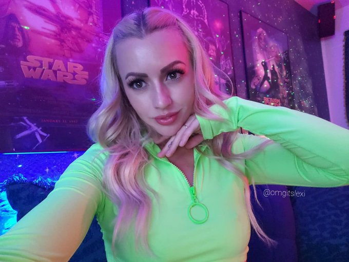 Let's get weird tonight 🤪  . . Link in bio https://t.co/jgF3KOKQ7F