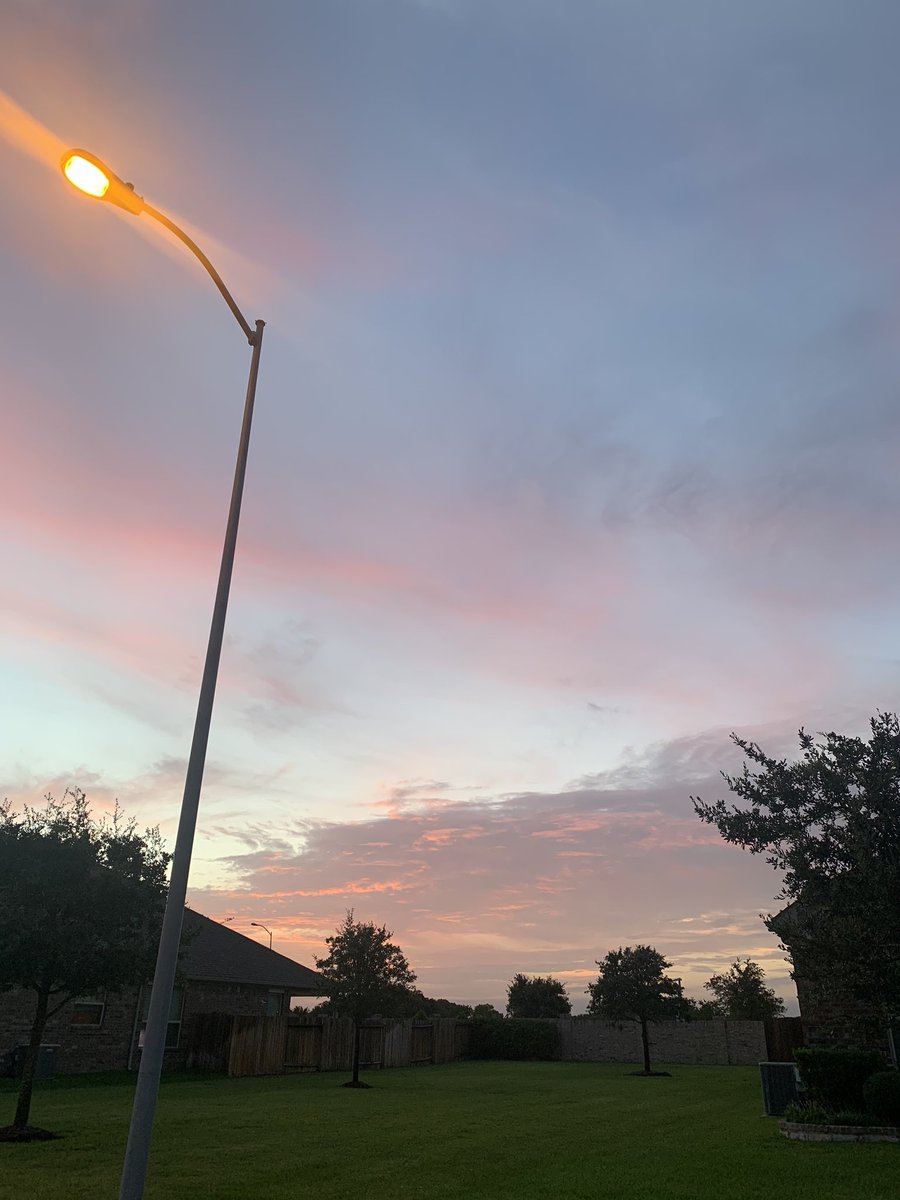 ComerSabroso's tweet photo. Mi cuerpo pedía a gritos hacer un poco de ejercicio y pese a la lluvia, la naturaleza me regaló esto: https://t.co/1IRb8LKpb9