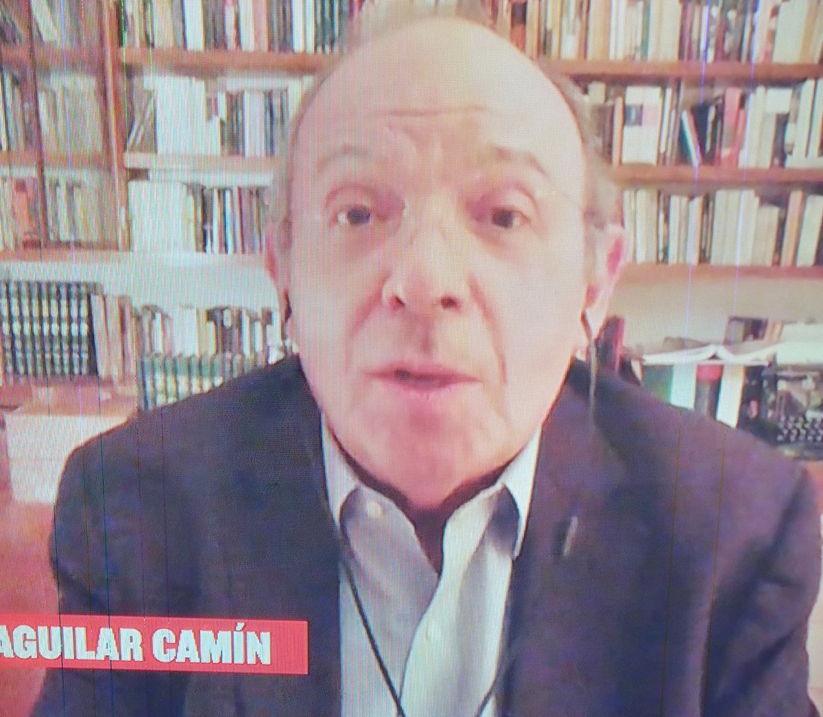 tenejapanboy's tweet photo. @mespin10 Y ora ya se juntan @FelipeCalderon y @LVidegaray ¡Ay wey! jajajaja inche @CiroGomezL ya diste el #calderonazo, igualito a #AguilarConcamin #TresPelochas #Triates #Caldedrunk https://t.co/Qou5050tJq