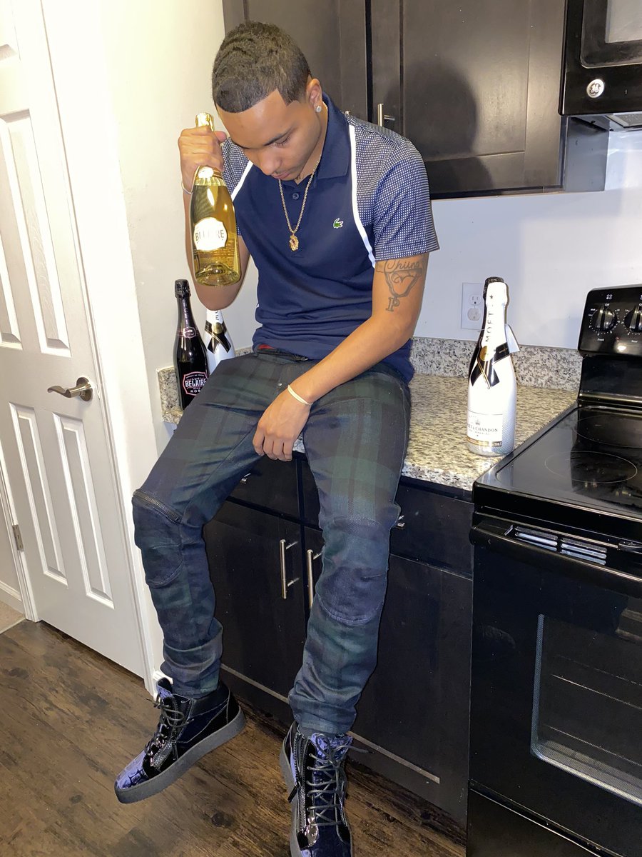 WORTHAB1LLION's tweet photo. Jefe $hit | Blessed to see another Year ๐พ| #LONGLIVEMAILMAN #LONGLIVECHIINO https://t.co/ArXRpgeyAU