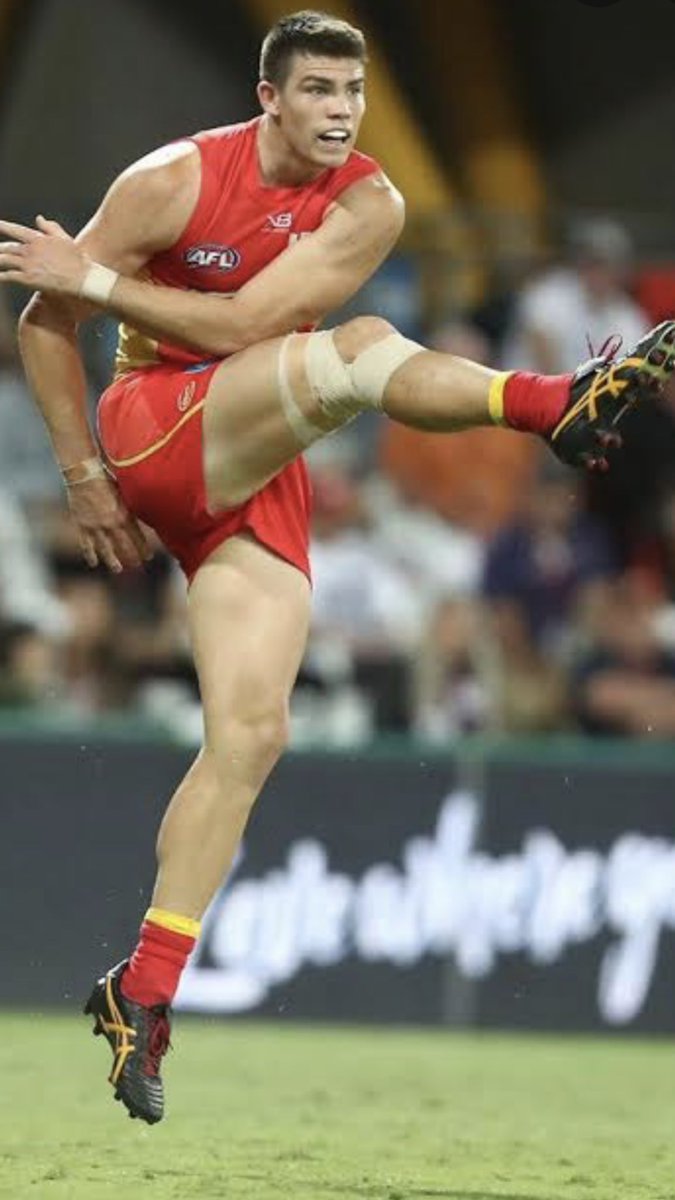 There is fast, and there is Sam Collins. A smart choice for <a href="/Telstra/">Telstra</a>'s #5GFastestFootballer. For your chance to win a Samsung 5G phone, enter at afl.com.au/5Gfastestfootb… #partner