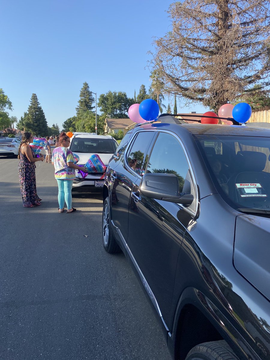 floresama16's tweet photo. BEST BIRTHDAY EVER! There aren’t enough words to express the love that I have for my coworkers. You guys surprised me more than I could have ever dreamed.  TY so much to all those who took time out of their day &amp; you showed up for the parade &amp; gave me birthday wishes/shout outs❤️ https://t.co/BoIQnirdmJ