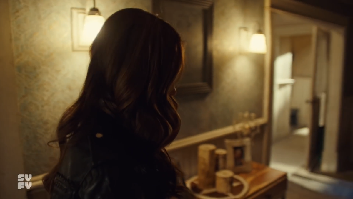 As we pan by Wynonna to catch Nedley coming down the stairs, Varun has vanished from the doorway. The BBD Agent & flashlight person are also gone. In all likelihood, all 5 of them are in the kitchen out of sight.Operation 2min 7sec uncut scene SUCCESS!