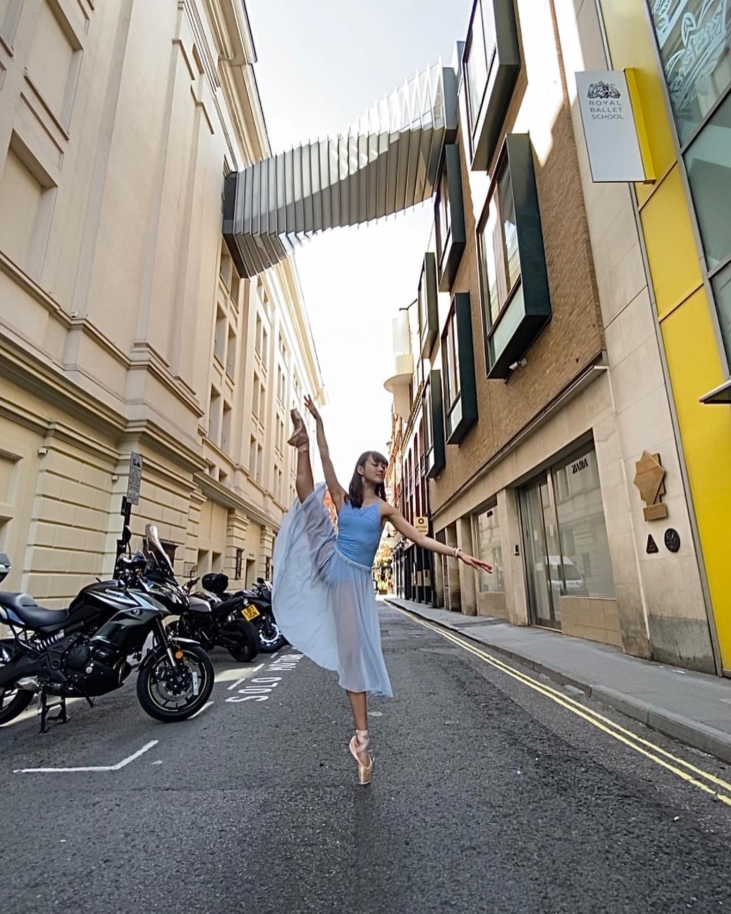 チャコット新宿店 英国ロイヤルバレエ団の前田紗江さん T Co G0pehkoehb Freedoflondonのレオタードを着用して下さっております 着用レオタードはこちら T Co Gdxqflk2em 在庫確認や発送も承っております 03 5302