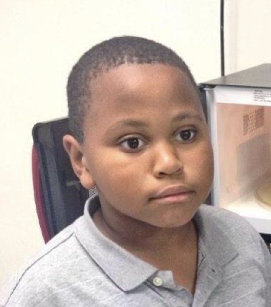 HapahLul's tweet photo. Me: Want anything from McDonald’s?

Sister: wait I need to see the menu

Me: what the heck? I could recite the whole menu to you right now

*me realizing how fat I am for being able to do that* https://t.co/53E37wLOPR