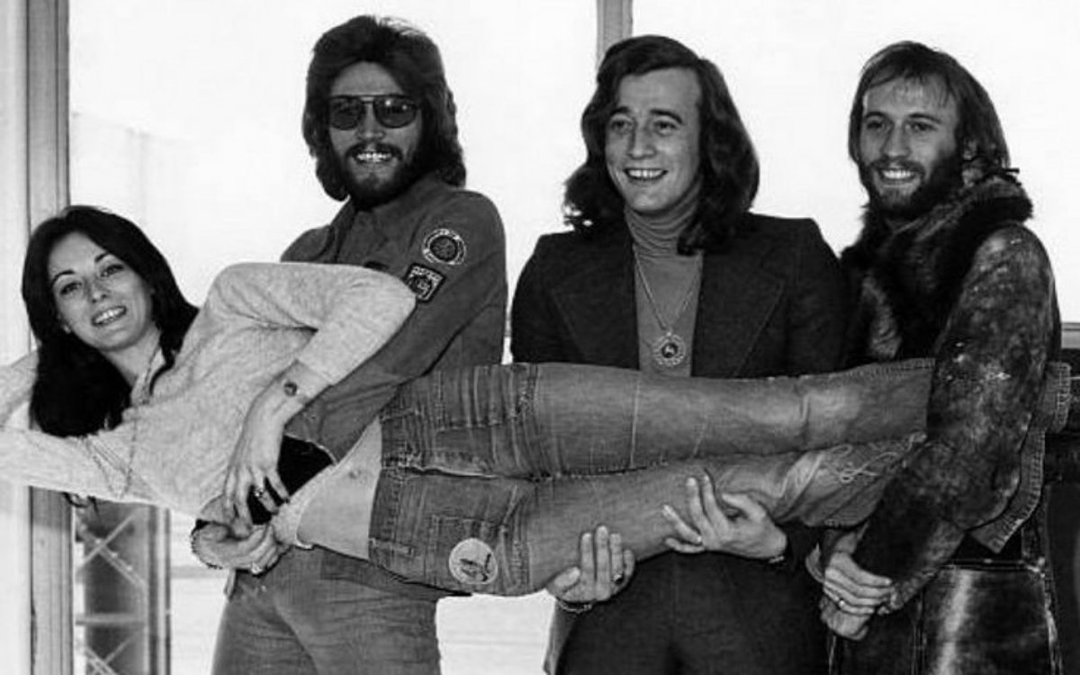 BestOfBeeGees's tweet photo. #BeeGees #TheBeeGees #BestOfBeeGees #MyBeeGees #GibbBrothers #BrothersGibb #BarryGibb #RobinGibb #Bodding #MauriceGibb #MoGibb #LindaGray #BeeGeesForever #BeeGees4Ever #Music #Musicians #Songwriters #Singers #Artists #GibbFamily #Gibb #Gibbs #Pop #PopMusic #PopMusicGroup https://t.co/gKWB2oXl9P