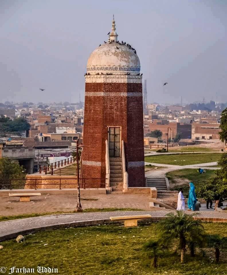 However the fort was heavily damaged first by the Sikhs and later the British so not many of its military features survive.One of the buildings which still stands is the Tomb of Shah Rukn-e-Alam who was a Sufi saint. The tomb was constructed by the Tughlaqs in 1320.