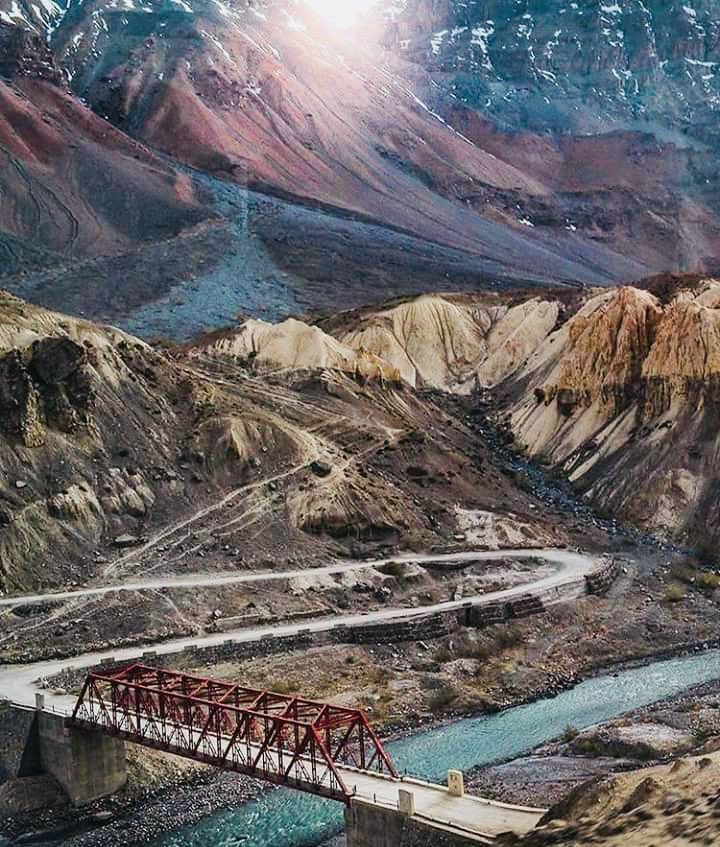 Guess this Place ?? #explore #exploretheindia #lovetravellovedrive  #exploretheunseenhimalayas #travelindiabyroad #travel #drive #Traveller #travelphotography #traveling #travelindia #exploremore #explorer #DriveOn #roadtrip #Roadtrip2020 #travelbydriving #explorehimalayas