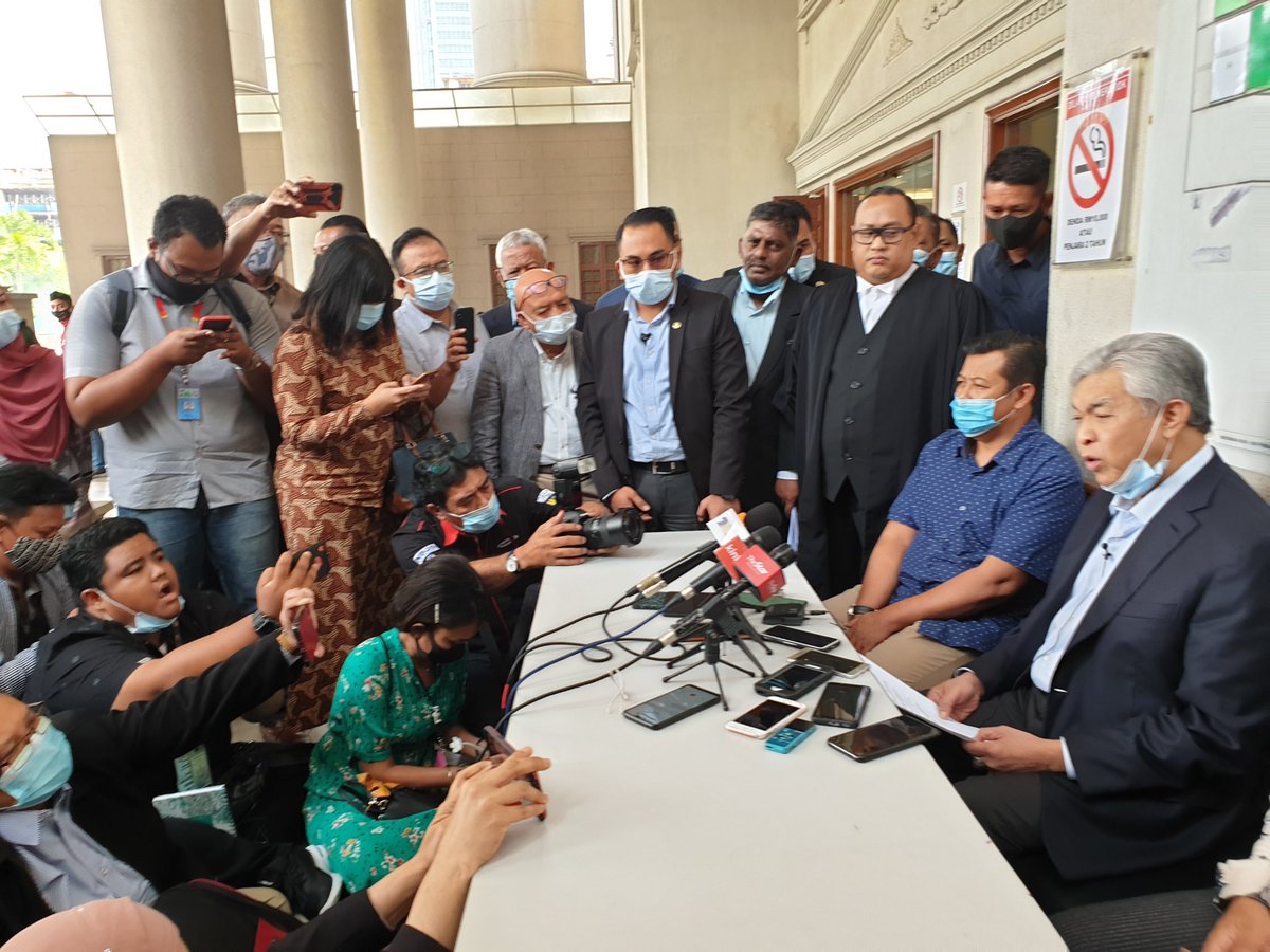 UMNO membuat keputusan untuk tidak menyertai Perikatan Nasional, sebaliknya akan memperkasakan Muafakat Nasional (MN) bersama-sama dengan PAS dan komponen Barisan Nasional (BN).
Berita lanjut:
facebook.com/18829472464244…