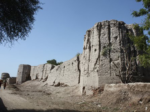 Ghazanfargarh FortLocated near the town of Lohar Wala the fort was built on a 10 feet high mound. It was constructed by Nawab Ghazanfar Khan of the Sadozai clan and later captured by the Sikhs.