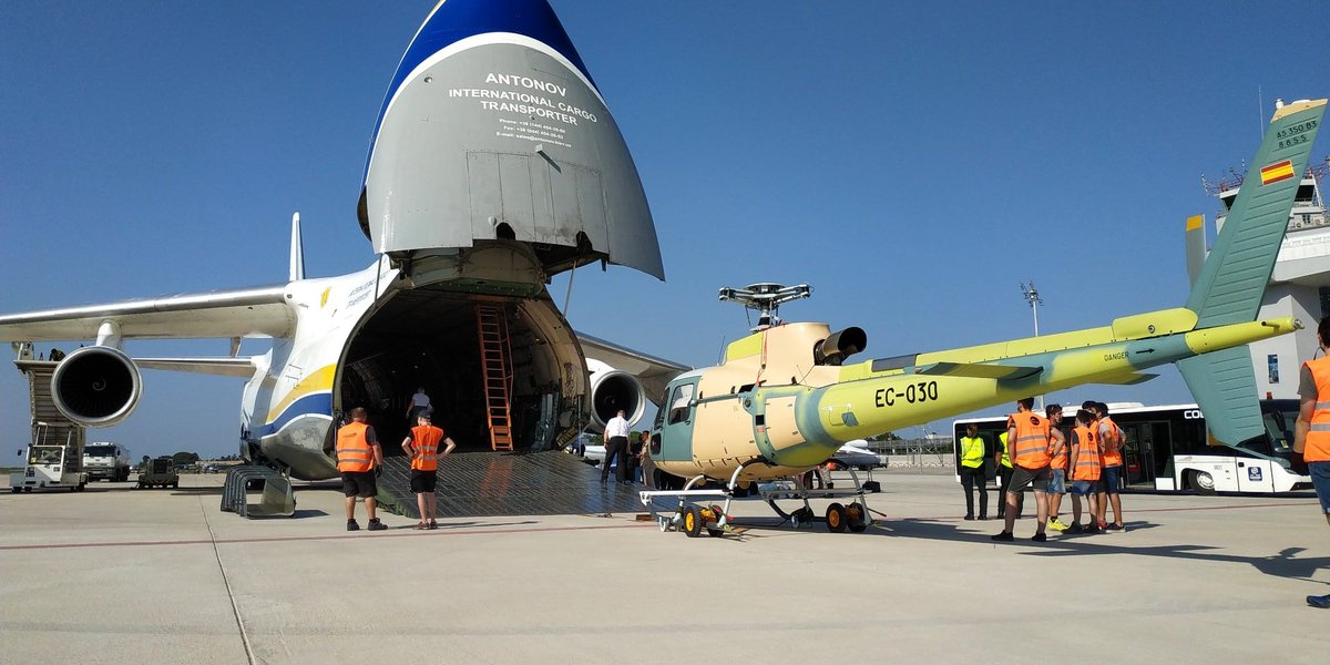 Centervol1's tweet photo. ESP: Helicopteros cargados y listos para su entrega! Gracias a la profesionalidad de @AntonovCompany  y los compañeros de @aena 🚁
ENG: Helicopters on board and ready for delivery! Thanks to @AntonovCompany and our colleagues from @aena 🚁
•
@diariARA @DiarideGirona https://t.co/DVhJDzGuqQ