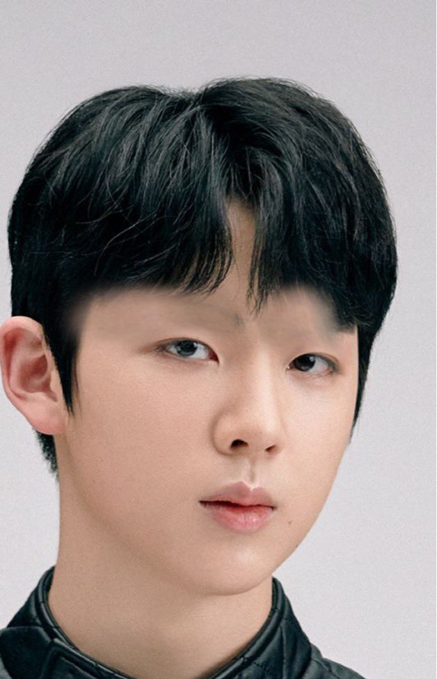 yoonwon prob has the cleanest forehead lmao