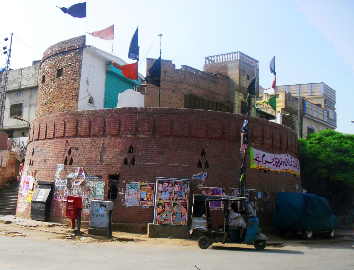 Part of the walled city is the Khooni Burj or the Bloody Bastion which was part of the original wall. The name was given by the British due to a fierce fight between the British attackers and the Sikh defenders in 1849 which ultimately led to capture of the city.