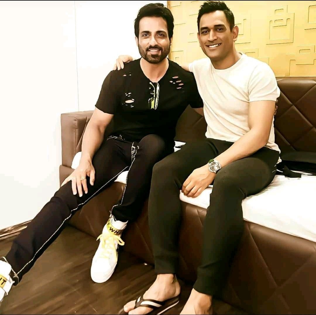 DeepeshChatur19's tweet photo. One who put a spell on needy ones..... And deserve more wishes on his day🇮🇳🇮🇳
#HBDsonusood https://t.co/mR8H7OYFIb