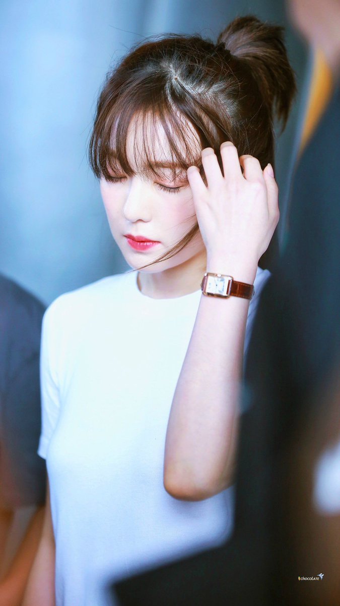 SeulRene_RV23's tweet photo. 🐻🐰 &amp; ⌚ https://t.co/I1LsBasMQZ