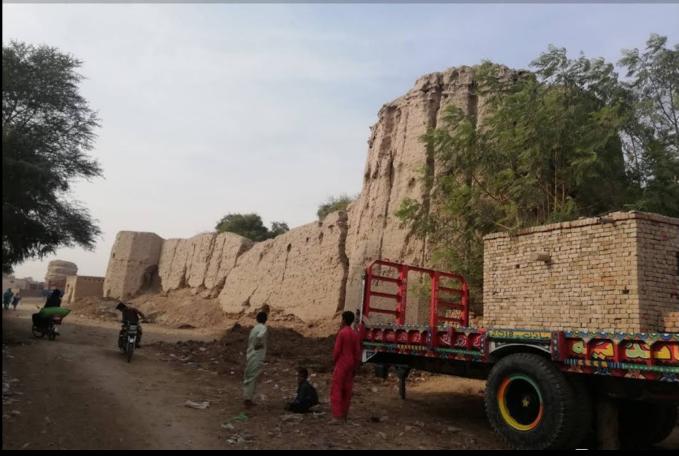 Shahgarh FortLocated in district Muzzafargarh.