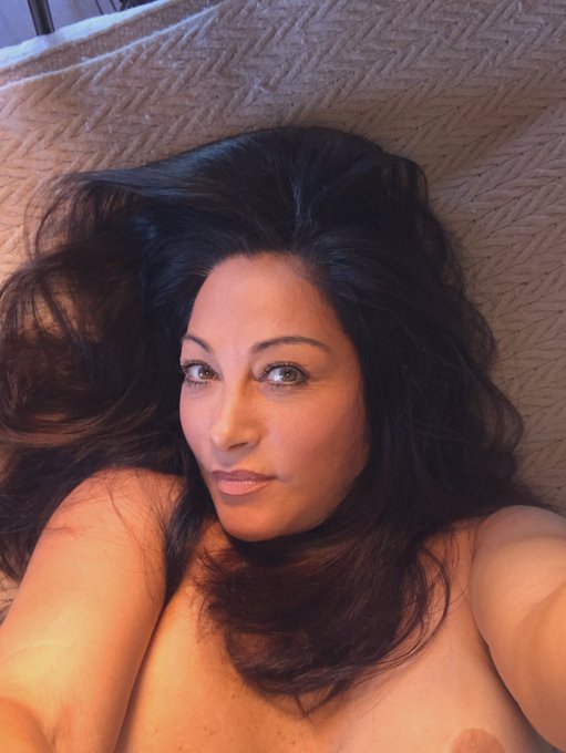 Come and check me out 😈😈😈 https://t.co/3ban6yuAuT