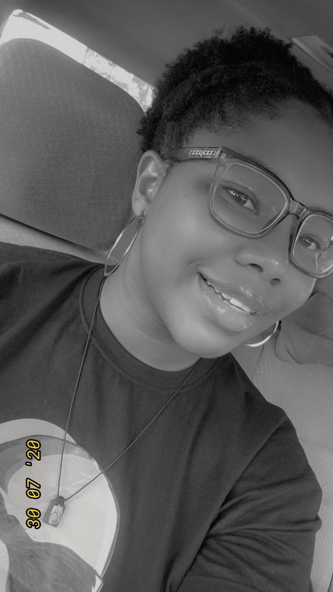 misss__audrey's tweet photo. Because black and white https://t.co/56NTpd3AlN