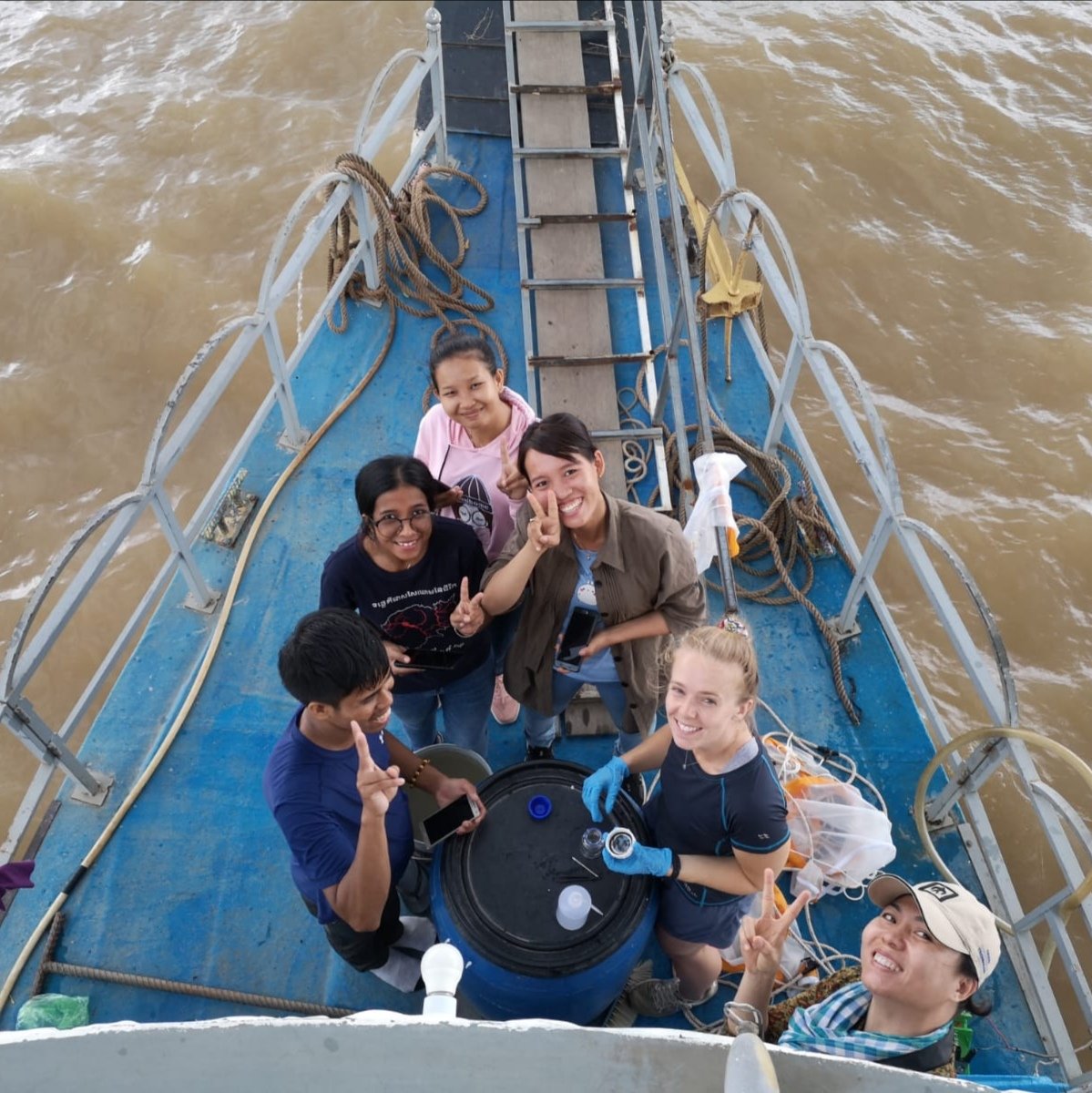 PlasticsEnvRes's tweet photo. 👋 I'm Freija @fray_marine_ I'm investigating controls on #microplastic transport in the Mekong River and South China Sea. I aim to show hotpots + ecological risk of MP pollution and if coral reefs act as sinks. I'm part of the @InsideNatGeo #RiverofPlastic team too! @EEIatHull https://t.co/ccBGndOvye