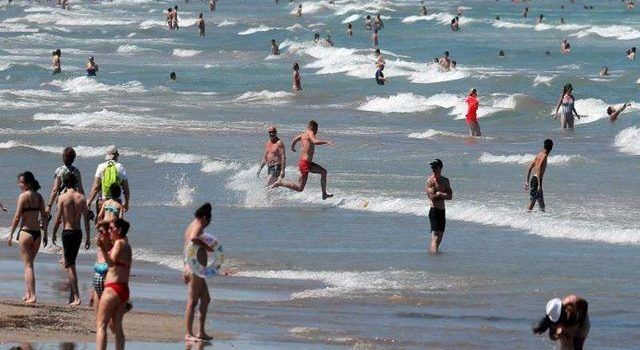 cvpressoficial's tweet image. #OladeCalor | Sanidad activa la alerta sanitaria por calor alto en la Comunitat Valenciana.

capitalradiocv.es/sanidad-activa…