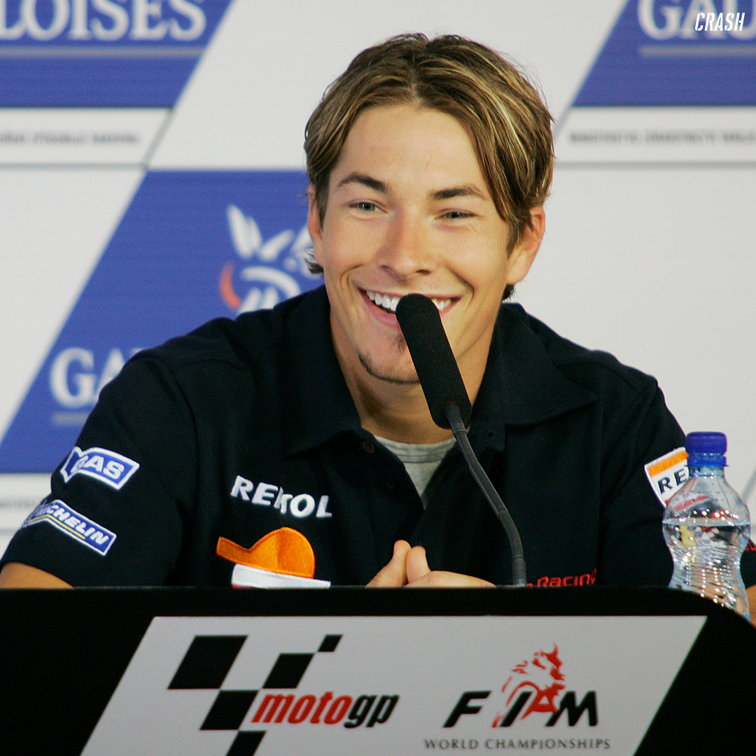 crash_motogp's tweet photo. #ThrowbackThursday to some brilliant pictures of our late birthday boy Nicky Hayden. 

We miss you champ ❤️

📸 : @GoldandGoose https://t.co/yT9L2C4361