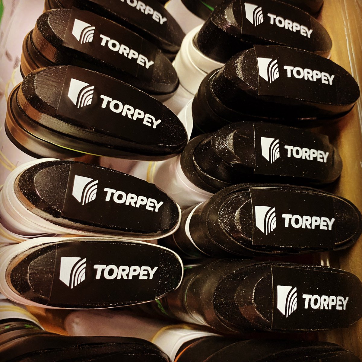 torpey___'s tweet photo. YOUR FAVOURITE #HURLEY EVERYTIME 🥇

#torpey #torpeybambu  

🔎 #engineeredhurlingperformance  

💯 #consistency

🏌️‍♂️#strike

🔨 #strength 

♻️ #sustainable

Pre-order here ➡️ https://t.co/rLYbXZ6gSh https://t.co/tDaRAzvvsF