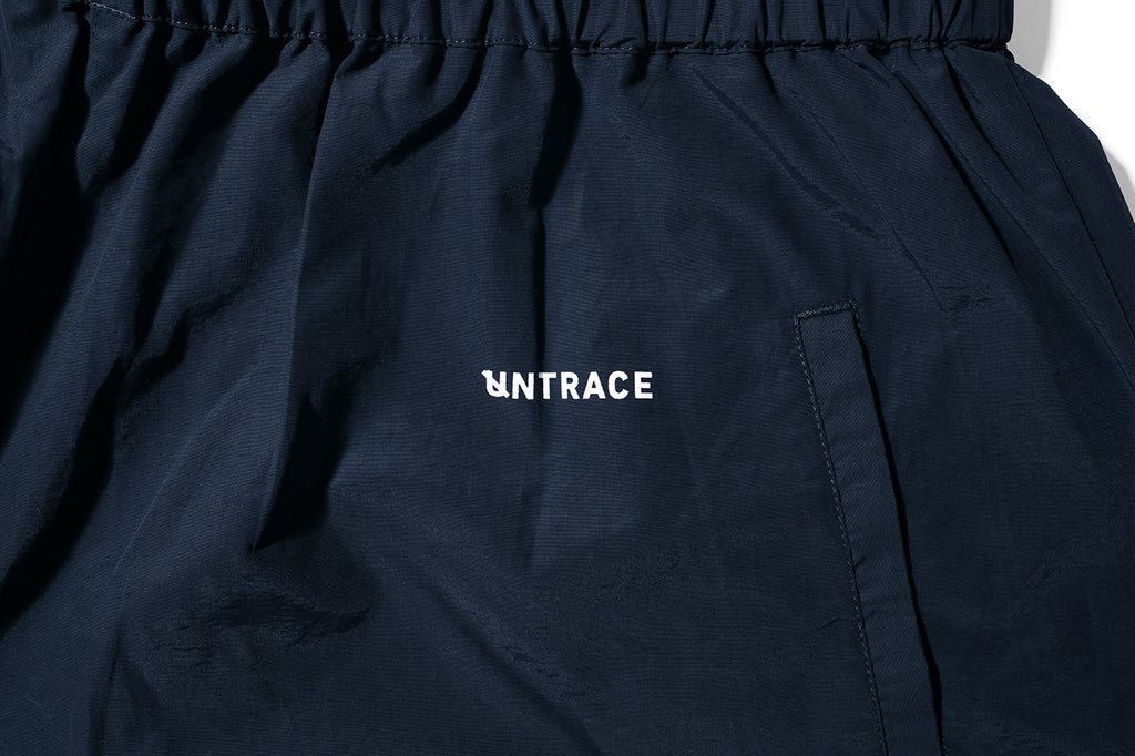 【新商品•予告】

#左ききのエレン に登場する神谷雄介率いるデザインスタジオ #UNTRACE の新作が8月1日(土)発売開始です。

全商品はサイトにて?
https://t.co/jO30BcTnfQ 