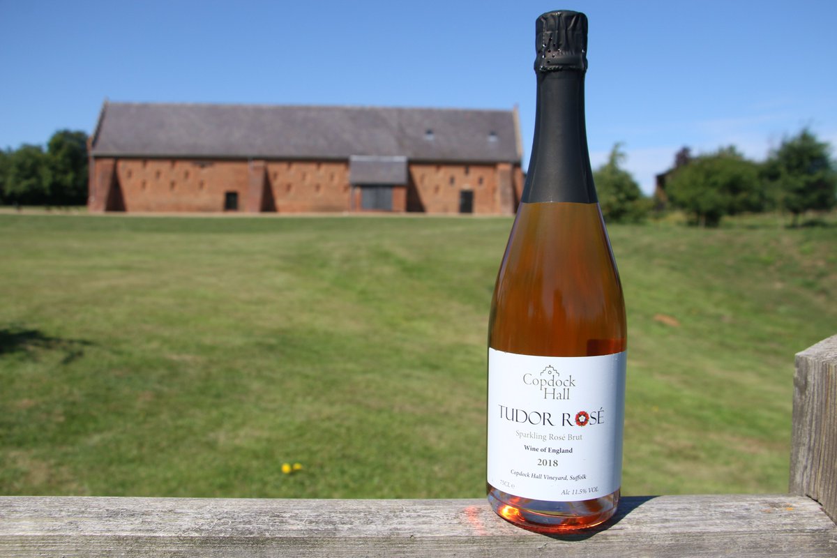 copdockhall's tweet photo. Our rose fizz has arrived🥂Made from the 2018 harvest, our Tudor Rose is dry, fruity and full of bubbly life - perfect quaffing on a summer's evening. Price is £21 a bottle or £120 for six #copdockhall #copdockhallfizz #rosefizz https://t.co/xzKOrS9qBD
