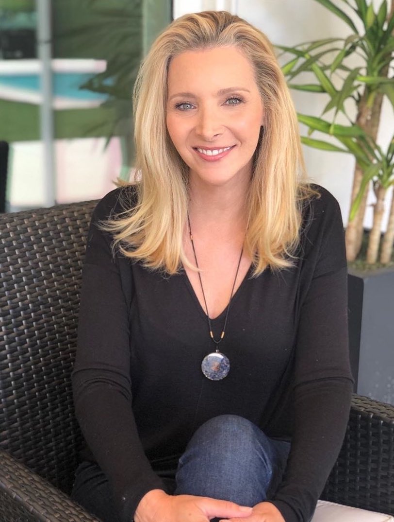 Happy 57th Birthday, Lisa Kudrow! 