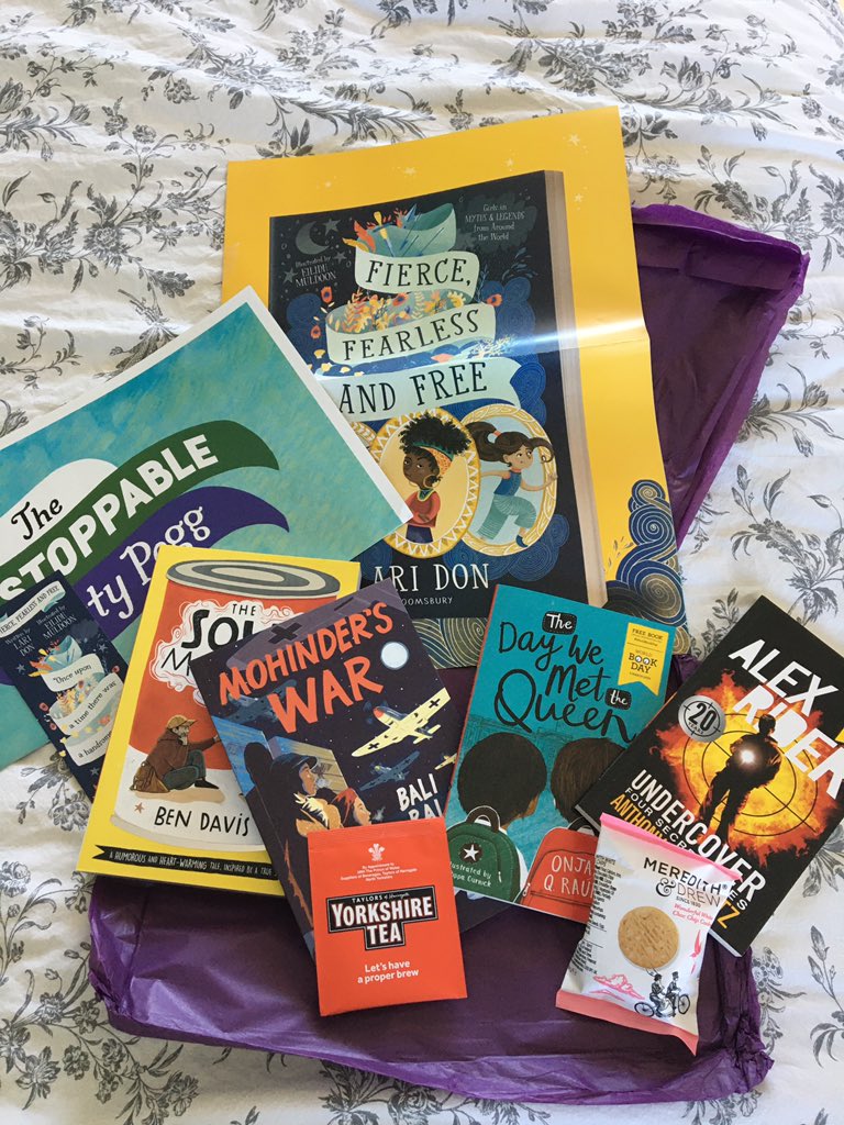 efozzer's tweet photo. Ooh exciting book post! @_Reading_Rocks_ #imareadingrocker https://t.co/IKohYYrwGA